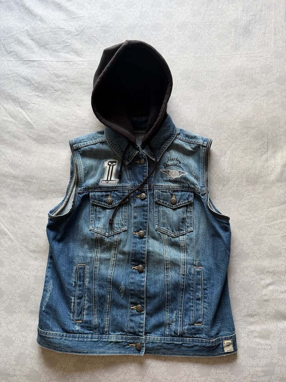 Harley Davidson Hooded Denim Vest Women’s Medium MKE WI Willie G Skull No 1